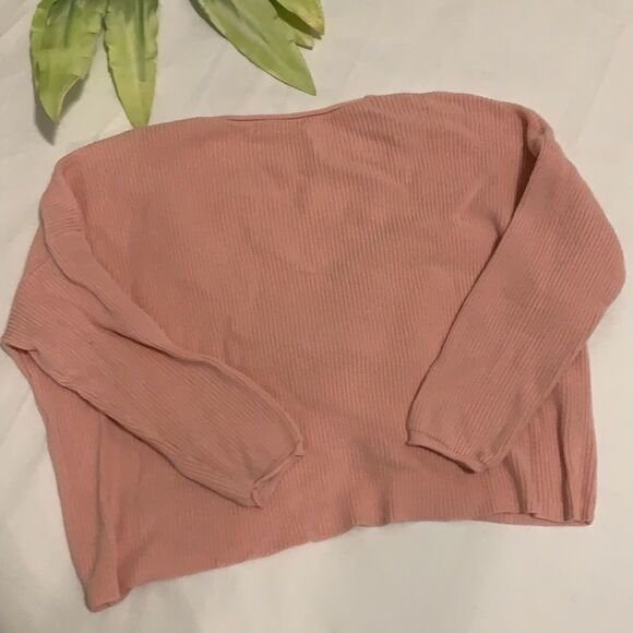 🎀IDEM Ditto Front Cross Over Sweater🎀 - Picture 4 of 8